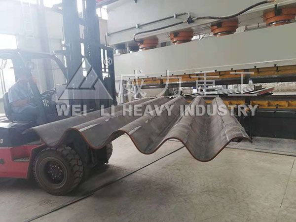 龍門(mén)式液壓機(jī)壓制產(chǎn)品